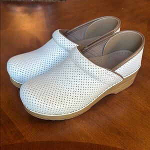 Dansko White Perforated Leather Clogs EUC 38